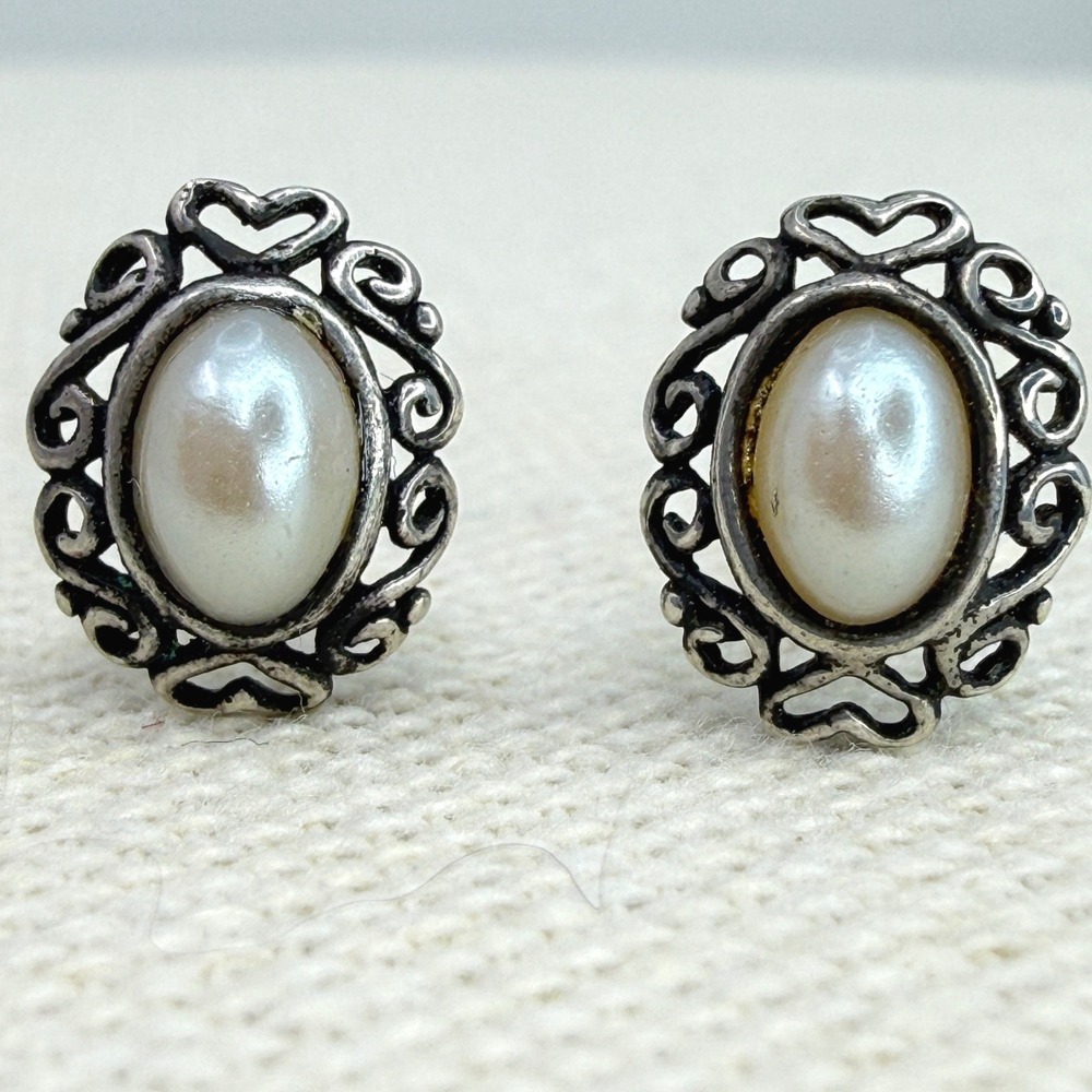 Jezlaine Sterling Silver Earrings Filigree Heart‎ Oval Pearl Stud Signed Dainty